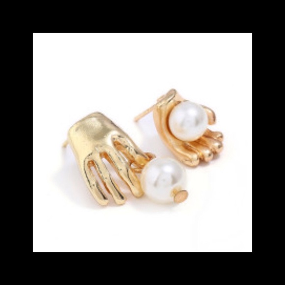 Pearl Palm Earrings - Picture 2 of 3
